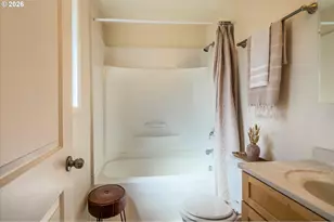 1125 Augustine Ave, Coos Bay, OR 97420 - Photo 11