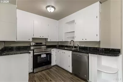 420 E D St, Rainier, OR 97048 - Photo 7