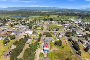 205 9th St, Long Beach, WA 98631 - Photo 9