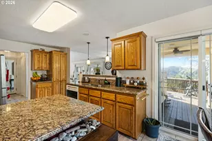 1385 SE Laurel Ct, Roseburg, OR 97470 - Photo 17