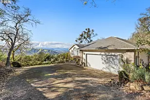 1385 SE Laurel Ct, Roseburg, OR 97470 - Photo 1