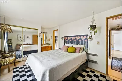 636 SE 84th Ave, Portland, OR 97216 - Photo 25