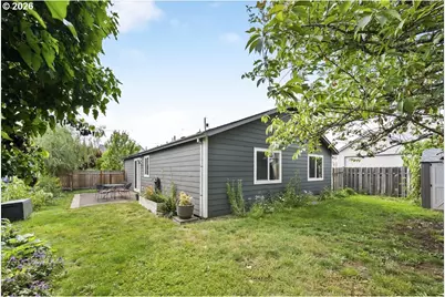 636 SE 84th Ave, Portland, OR 97216 - Photo 41