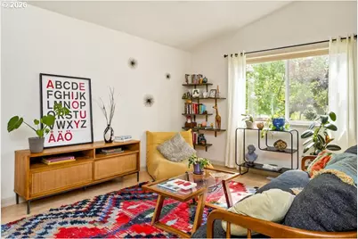 636 SE 84th Ave, Portland, OR 97216 - Photo 13
