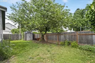 636 SE 84th Ave, Portland, OR 97216 - Photo 39