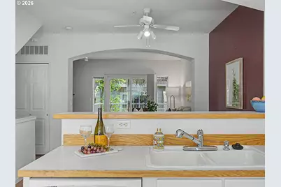 14176 SW Barrows Rd #3, Portland, OR 97223 - Photo 11