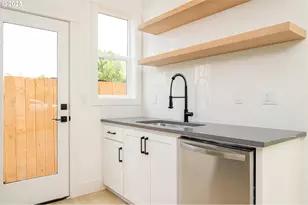 5721 N Willis Blvd, Portland, OR 97203 - Photo 19