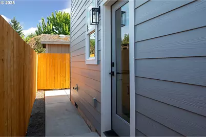 5721 N Willis Blvd #C, Portland, OR 97203 - Photo 39