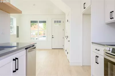 5721 N Willis Blvd #C, Portland, OR 97203 - Photo 23