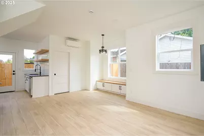 5721 N Willis Blvd #C, Portland, OR 97203 - Photo 13