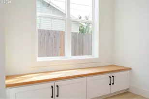 5721 N Willis Blvd, Portland, OR 97203 - Photo 9