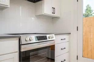 5721 N Willis Blvd, Portland, OR 97203 - Photo 21