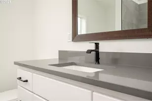 5721 N Willis Blvd, Portland, OR 97203 - Photo 29