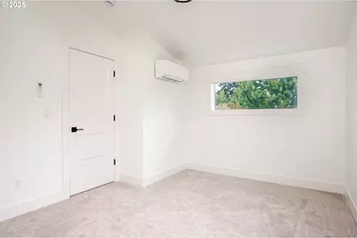 5721 N Willis Blvd #C, Portland, OR 97203 - Photo 25