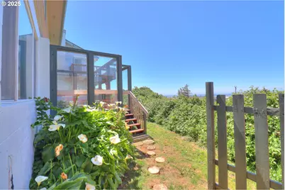 29832 Mary St, Gold Beach, OR 97444 - Photo 35