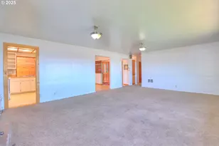 29832 Mary St, Gold Beach, OR 97444 - Photo 13