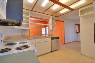 29832 Mary St, Gold Beach, OR 97444 - Photo 15