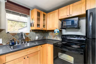 145 NW 13th St, Gresham, OR 97030 - Photo 9