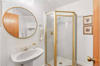 16625 NE San Rafael Dr, Portland, OR 97230 - Photo 19