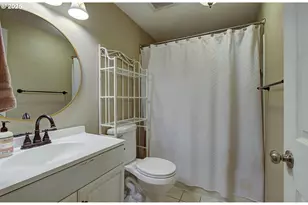 300 SW 7th Ave, Battle Ground, WA 98604 - Photo 17