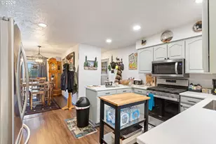 2025 NW Delridge Ave, Roseburg, OR 97471 - Photo 17