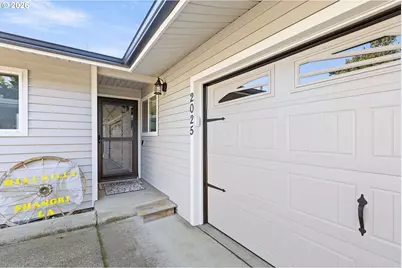 2025 NW Delridge Ave, Roseburg, OR 97471 - Photo 5