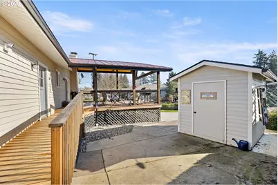 2025 NW Delridge Ave, Roseburg, OR 97471 - Photo 39