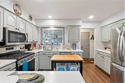 2025 NW Delridge Ave, Roseburg, OR 97471 - Photo 19