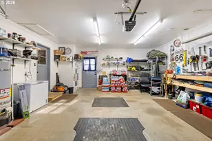 2025 NW Delridge Ave, Roseburg, OR 97471 - Photo 35