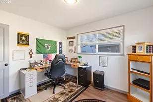 2025 NW Delridge Ave, Roseburg, OR 97471 - Photo 29