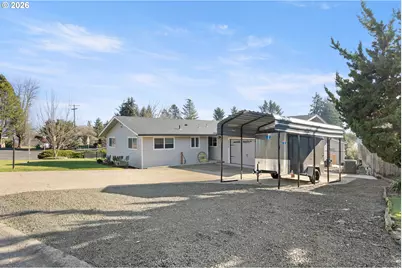 2025 NW Delridge Ave, Roseburg, OR 97471 - Photo 3
