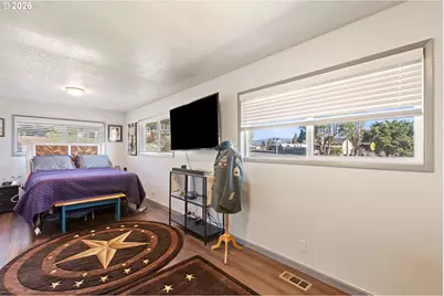 2025 NW Delridge Ave, Roseburg, OR 97471 - Photo 23