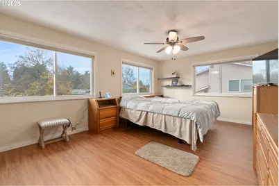 2746 Harlow Rd, Eugene, OR 97401 - Photo 13