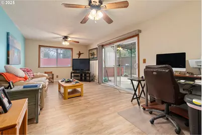 2746 Harlow Rd, Eugene, OR 97401 - Photo 11