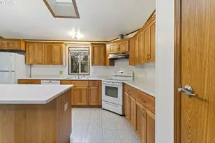 1145 SW Cypress St, McMinnville, OR 97128 - Photo 23