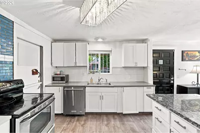 10324 SE Ellis St, Portland, OR 97266 - Photo 9