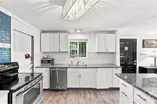 10324 SE Ellis St, Portland, OR 97266 - Photo 9