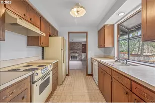 10036 SW 50th Ave, Portland, OR 97219 - Photo 11