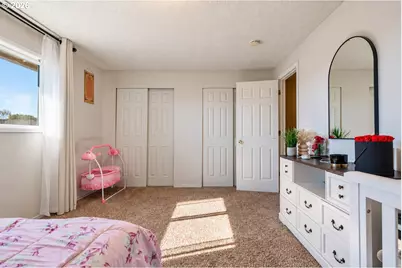 480 NE 18th St, Gresham, OR 97030 - Photo 17