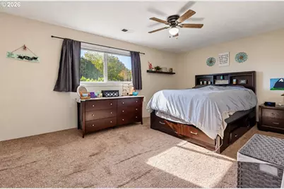 480 NE 18th St, Gresham, OR 97030 - Photo 37