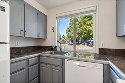 480 NE 18th St, Gresham, OR 97030 - Photo 11