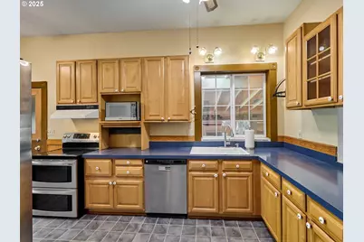 795 Corby St, Woodburn, OR 97071 - Photo 9