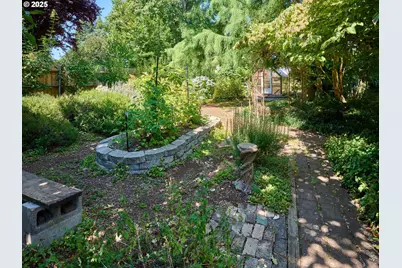 795 Corby St, Woodburn, OR 97071 - Photo 35