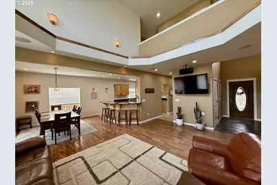 2125 Pine St, North Bend, OR 97459 - Photo 9