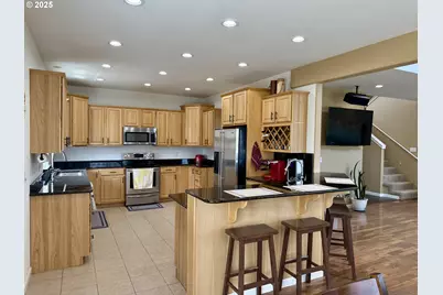 2125 Pine St, North Bend, OR 97459 - Photo 11