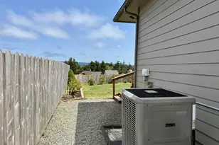 2125 Pine St, North Bend, OR 97459 - Photo 43