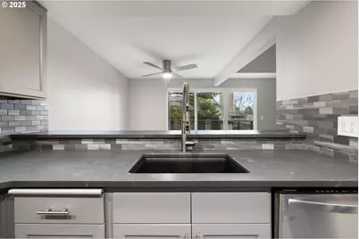 56 Galen St, Lake Oswego, OR 97035 - Photo 23