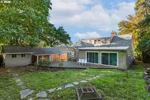 2260 E 15th Ave, Eugene, OR 97403 - Photo 33