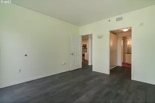 1132 SW 19th Ave, Portland, OR 97205 - Photo 13