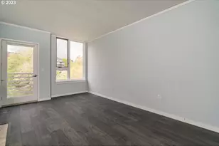 1132 SW 19th Ave, Portland, OR 97205 - Photo 9
